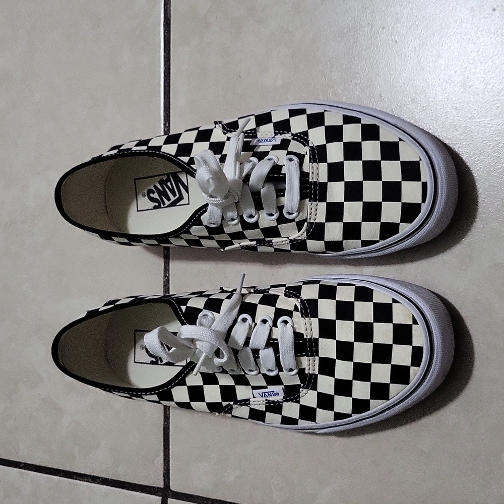 Vans - Picture 4 of 10